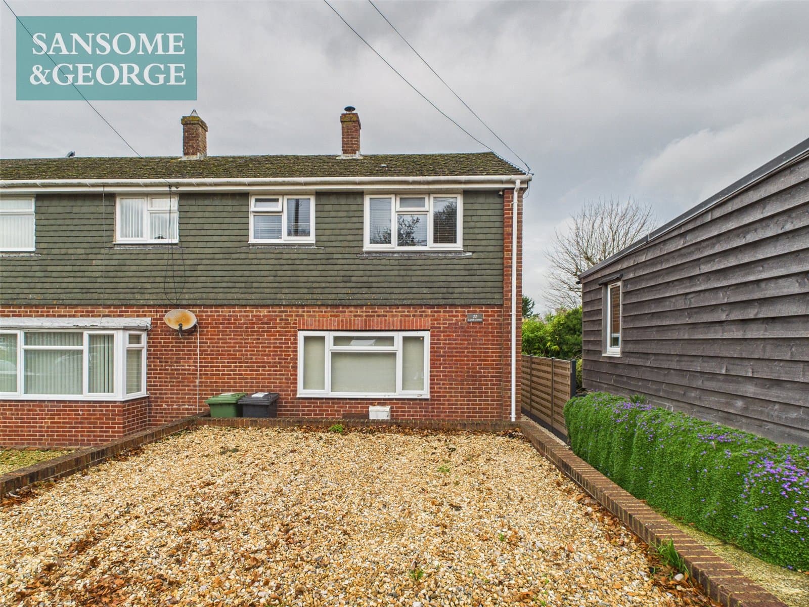 Larch Drive, Kingsclere, Newbury, Hampshire, RG20 5NG